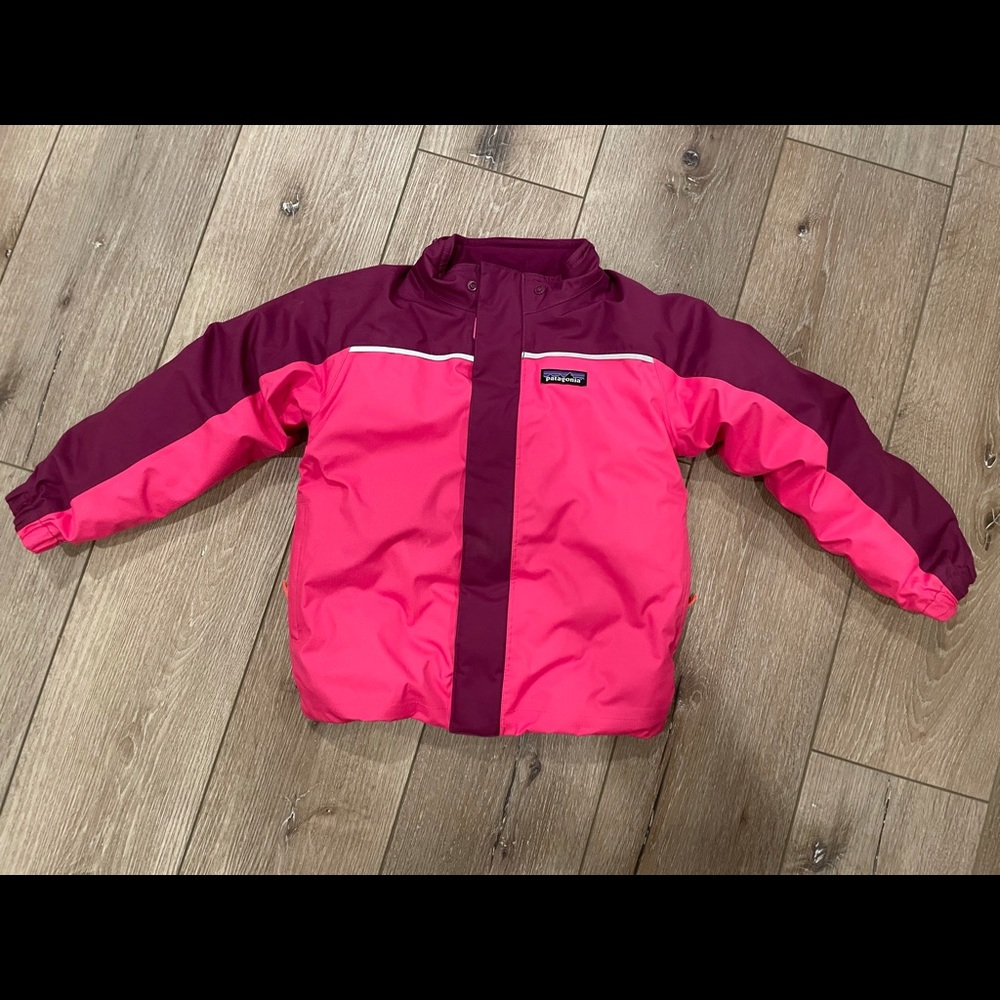 Patagonia 4t snow pile  jacket.  Runs big IMO.